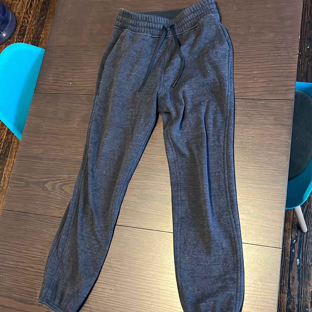 Lululemon size 4, joggers